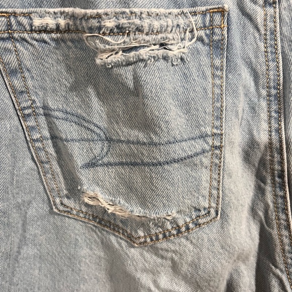 American Eagle Outfitters Distressed MOM STRAIGHT JEAN Size 00 - Picture 12 of 14